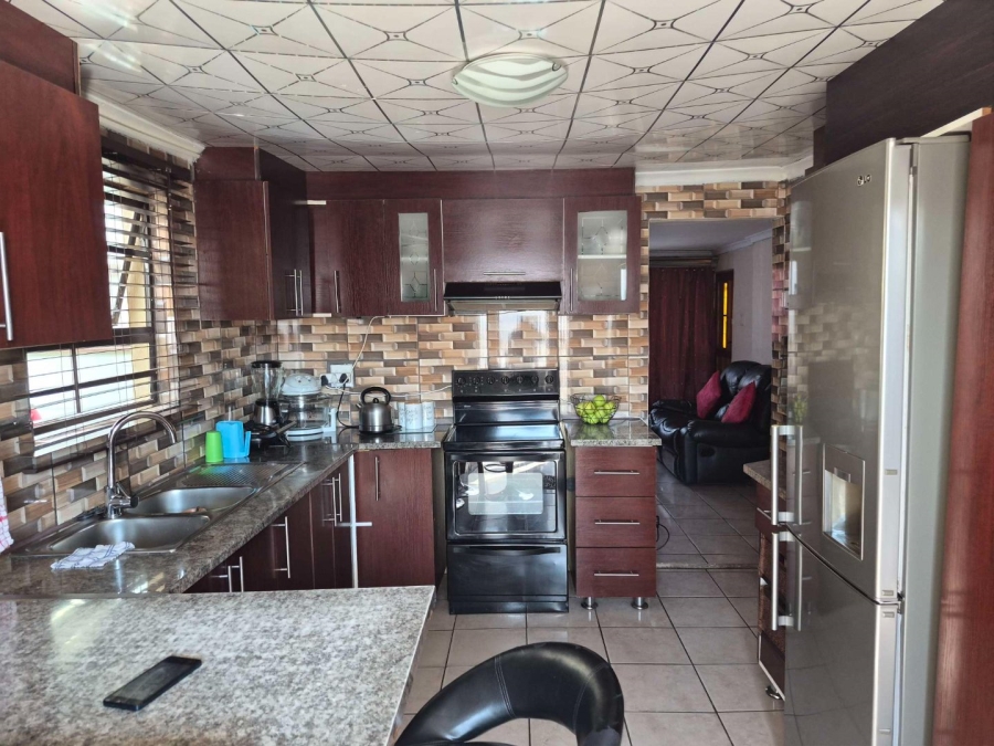 2 Bedroom Property for Sale in Kwazakhele Eastern Cape